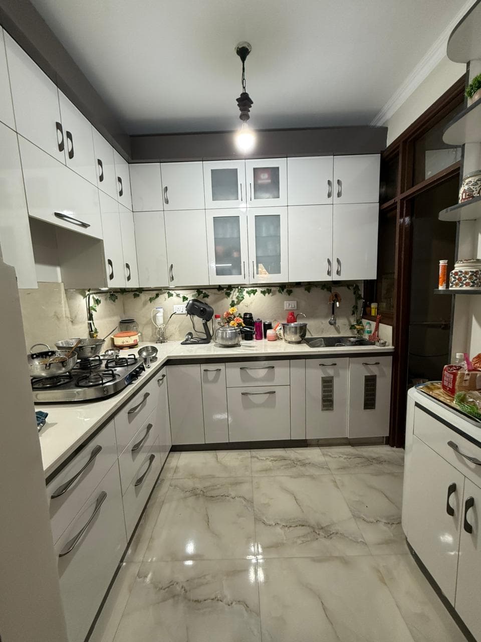 Luxury 2 BHK Fully Furnished Flats for Sale in Indirapuram — photo 3