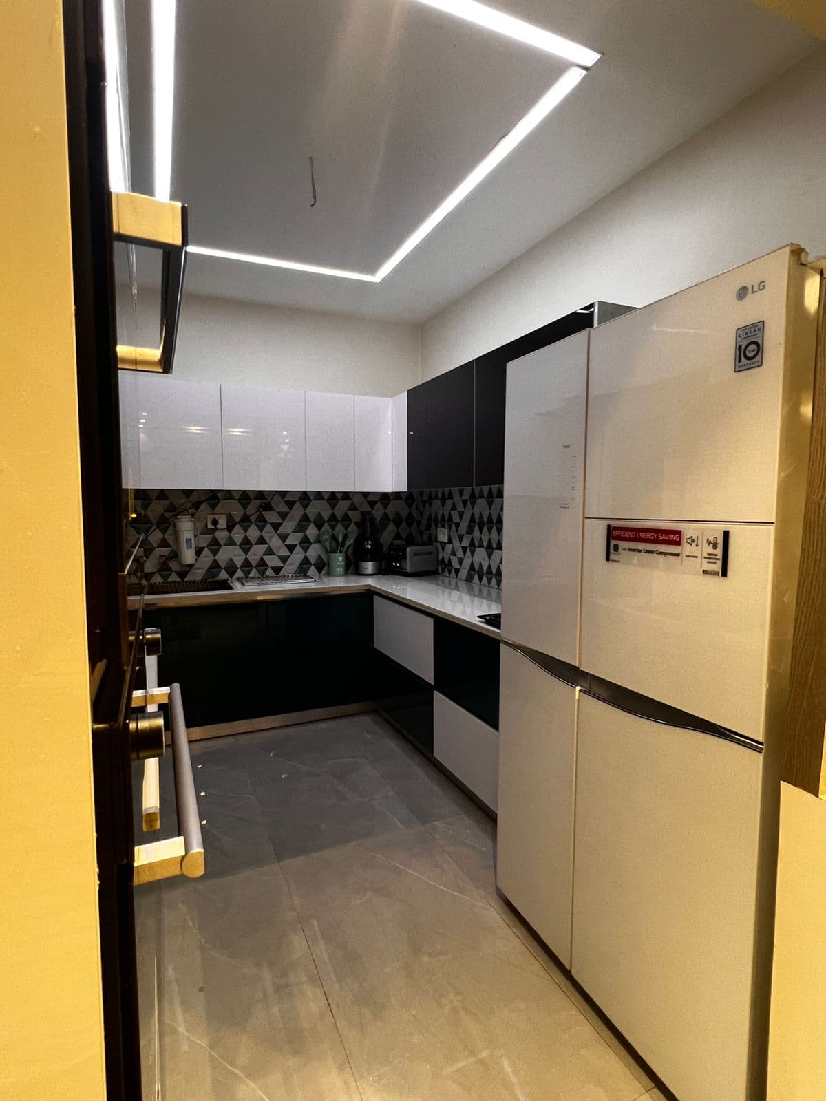 Luxury 3 BHK Flats for Sale in Indirapuram — walkthrough