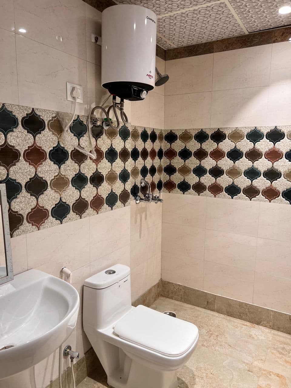 Semi-Furnished 3 BHK Flats for Rent in Indirapuram — photo 3